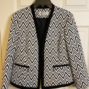 Kasper Black and White Size 6P